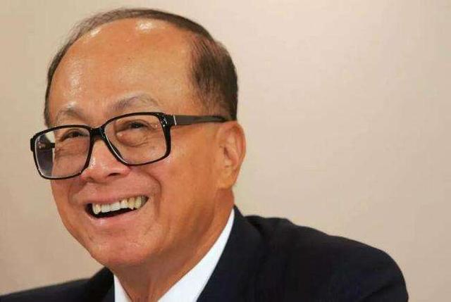 香港单日感染近万例，霍英东家族终于出手，捐款资助港大医学院