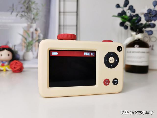 小糖智能玩具相机，用相机记录童年妙思