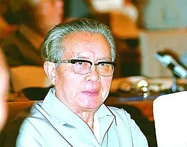 勃列日涅夫去世，中国派谁参加葬礼？邓小平再三思索后作出决定
