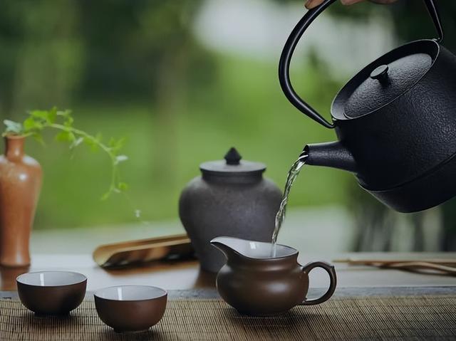 “夏季常喝茶，郎中不找茬”，不论男女多饮5茶，营养富足身体好