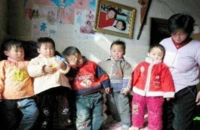 苦熬19年，她把五胞胎拉扯长大，为何却后悔了？