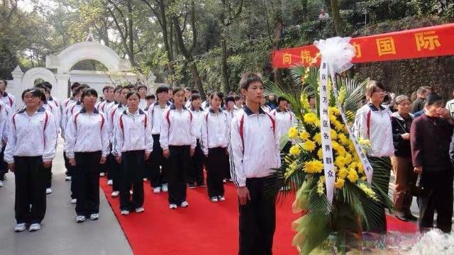 出生于乌克兰的库里申科，援助中国多次立功，为何坠落长江？