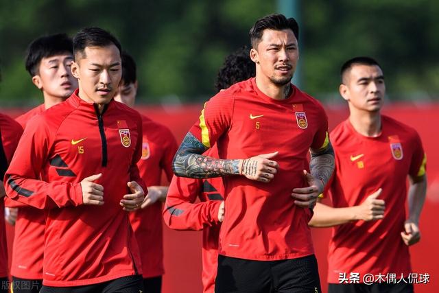 国足强攻阿曼欲取3分，主力阵容浮出水面，蒿俊闵们的告别演出