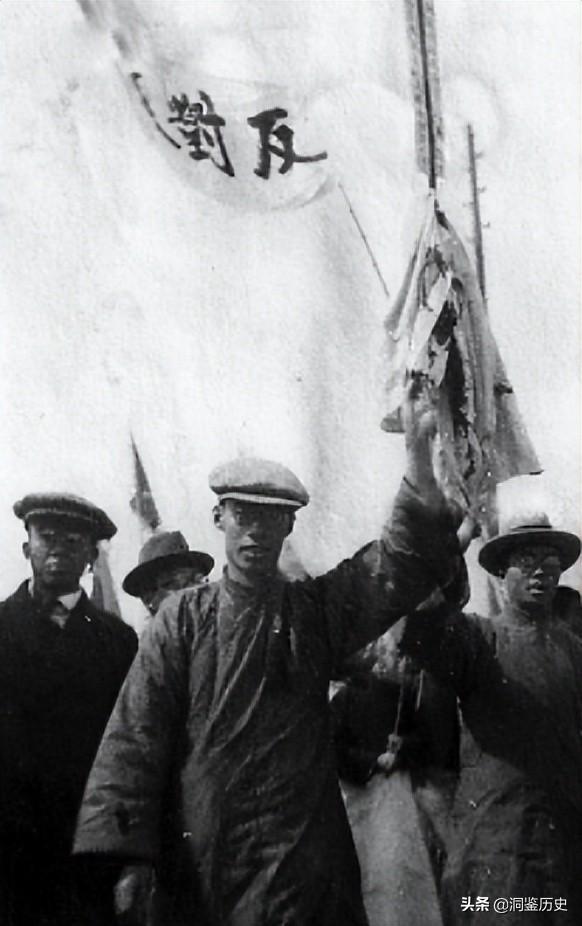 1927年李大钊被施以绞刑，时间长达40分钟，24年后真相才被揭开