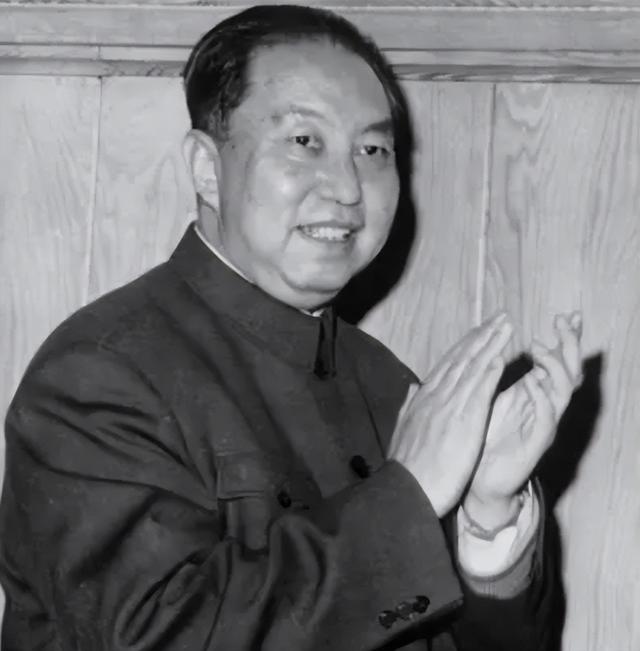 75年华国锋上报战犯名单，建议继续关押13人，毛主席：气魄太小了