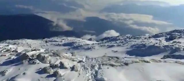 攀登哈巴雪山