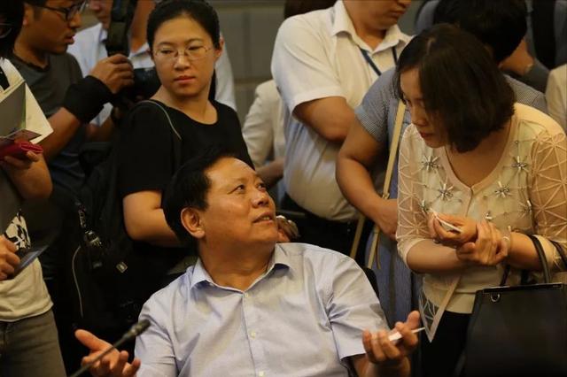 魏银仓的跑路局：忽悠董明珠为“8万亿”买单，骗走10亿跑路美国