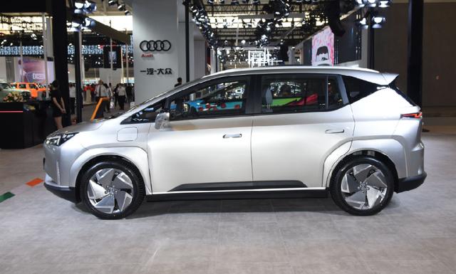 这三款纯电车，满电能跑500公里以上，通勤“电量焦虑”出现少