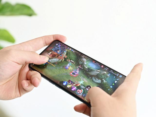 不要瞧不上千元机，高价手机不一定好用，这4款机型足够使用了
