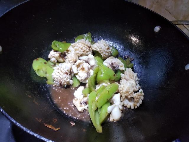 人过中年以后，建议常吃这4种食物，腿脚有劲易消化，别不懂吃