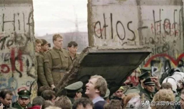 1990年两德统一时，苏美英法的大军为何按兵不动？原因无非4点