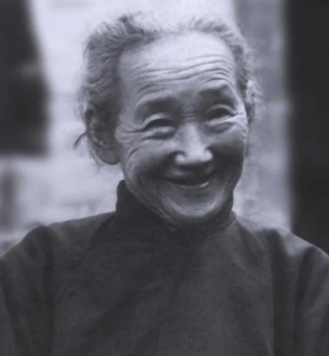 1985年，许世友逝世4天后，邓小平批复丧事报告，提出五不准原则