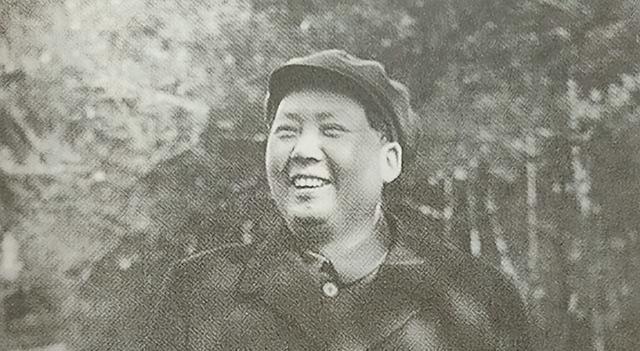 1930年，三子毛岸龙秘密入读大同幼儿园，留下此生唯一的两张照片