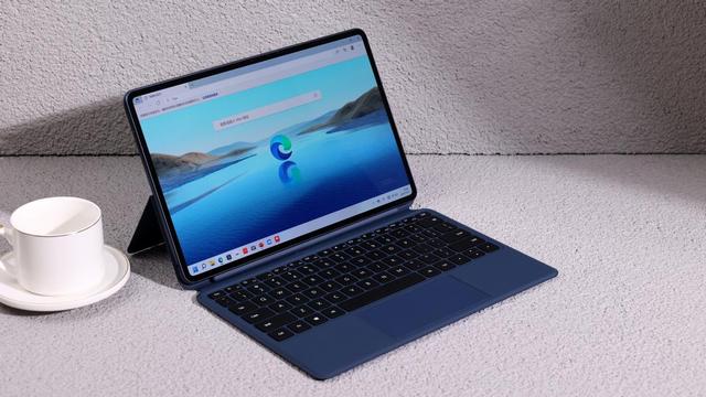 华为MateBook E二合一形态随需而变，随时随刻高效办公