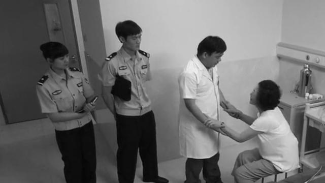 江西84岁老人去世，家中角落却发现97万现金，她一生拮据家徒四壁