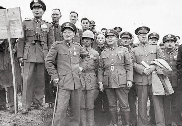 1945年重庆谈判，监视毛主席的宪兵落泪，营长由衷感慨：天下少有