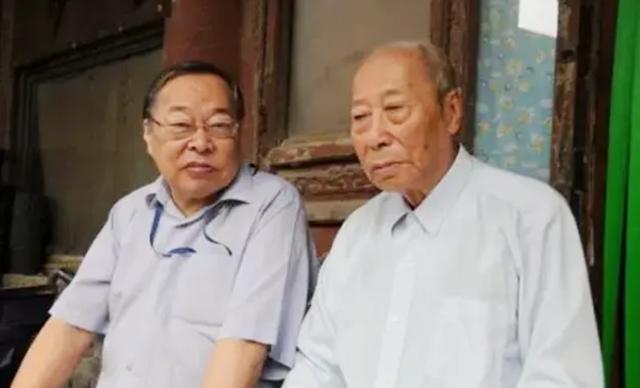 奶奶是慈禧，哥哥是溥仪，大伯是光绪，他甘当教书匠，活到2015年