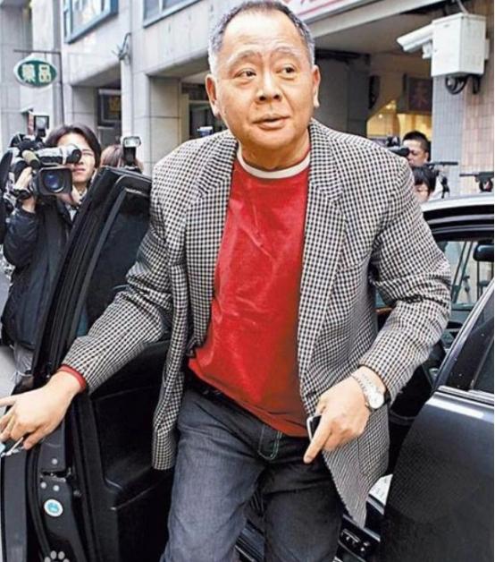 大S妈妈：丈夫不忠婆婆刁难，独自养育仨女儿，今女儿是我的骄傲