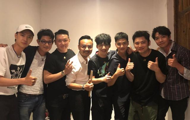 湖南台槽点拉满，浙江台吃相难看，综艺时代的衰落，到底该怨谁？