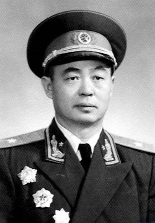 1949年毛主席曾给白崇禧指出两条路，他不走阳关道，偏要去独木桥