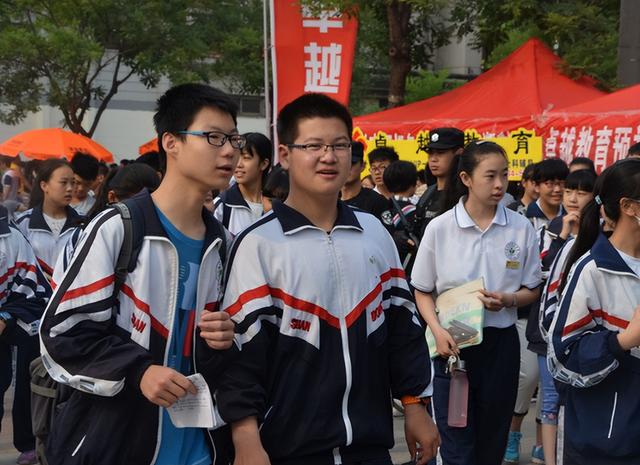 英语即将退出中高考？教育部作出回应！家长开始坐不住了