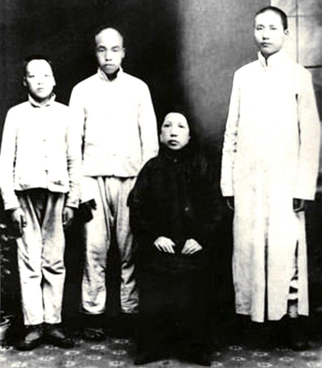 1950年毛岸英回韶山，毛主席：你一定要记得看罗石泉舅舅