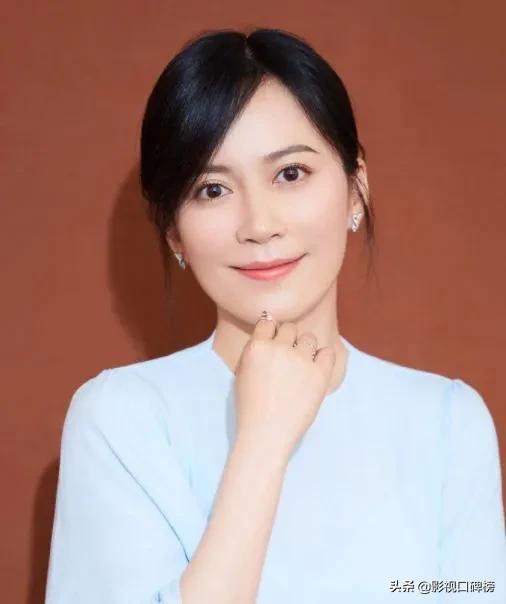 「重要通告」李小冉跟王丽坤长得很像（李小冉和王丽坤相似度）