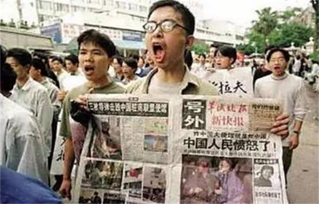 俄乌激战，美国欲将中国拉下水，中国：别忘了你还欠我们一笔血债
