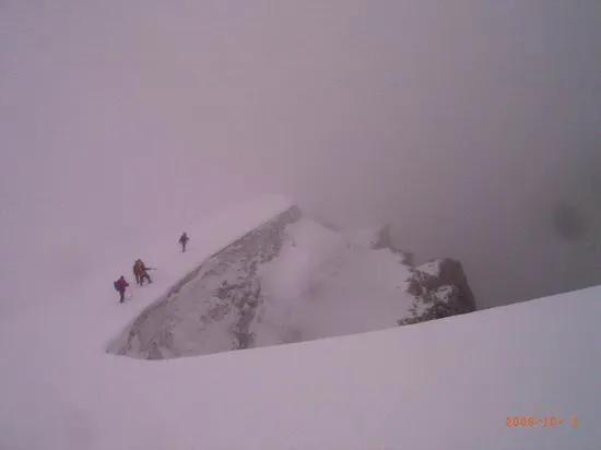 攀登哈巴雪山