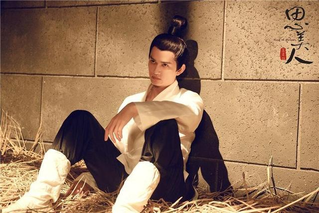 ����������Ƭ(��ɱ��㡱���ɣ�Ȣ��4�����ţ�31�굱�ְ֣�һ�����ں���������)