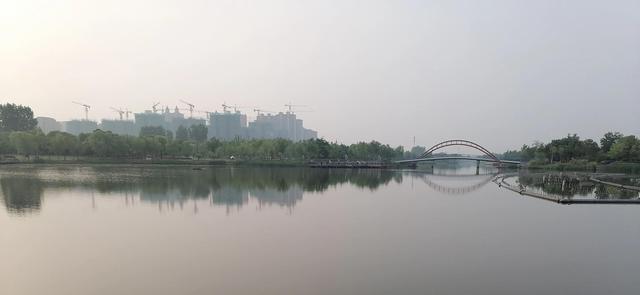 《龙游河畔》
