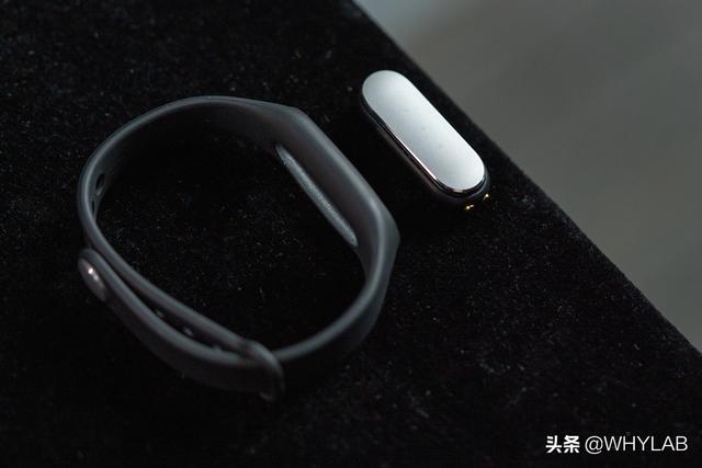七代同堂，看小米手环 7 是否值得入手？