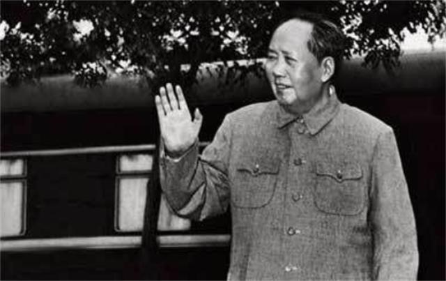 1951年，周恩来接到一封信，看完后批示：登报声明与表妹脱离关系
