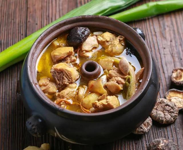 雞肉怎么一絲一絲的,怎么把雞肉鹵的一絲一絲的,免費好文快來看!