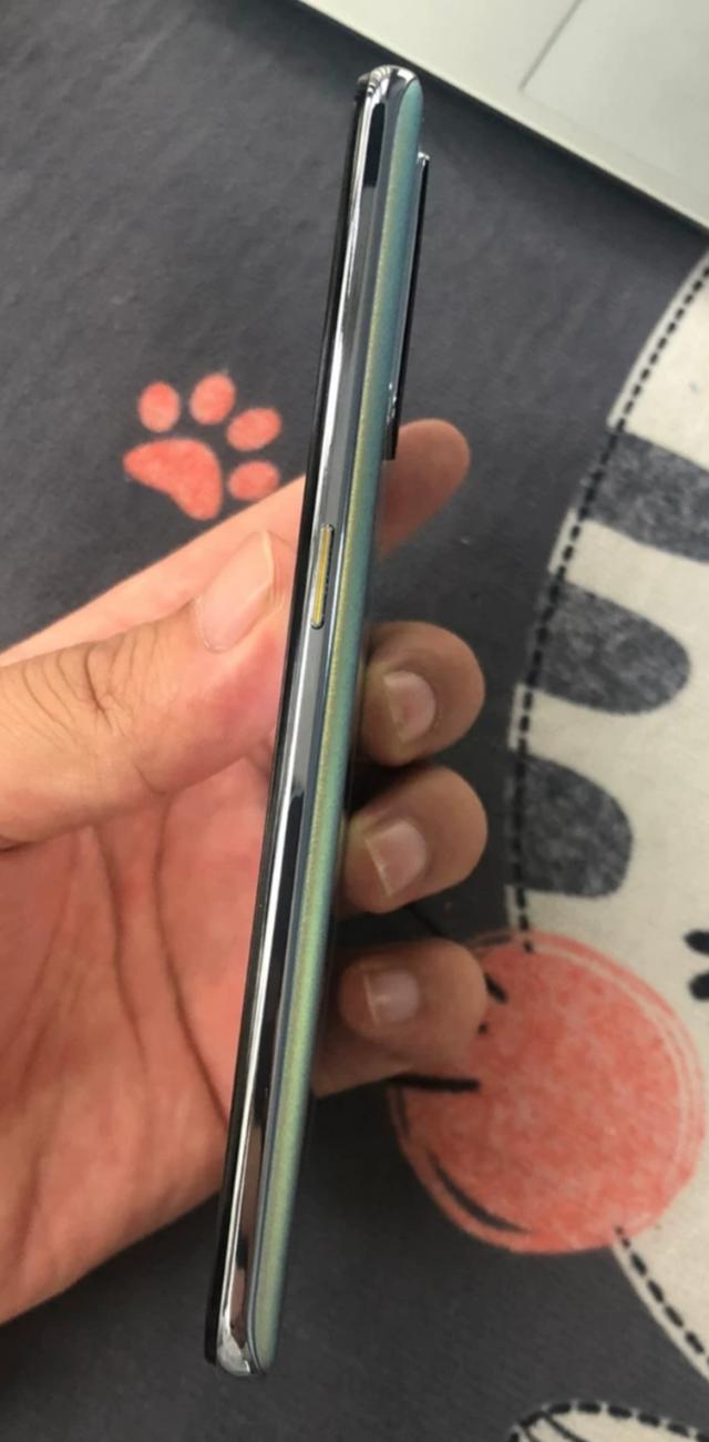 又一款联发科天玑芯片手机