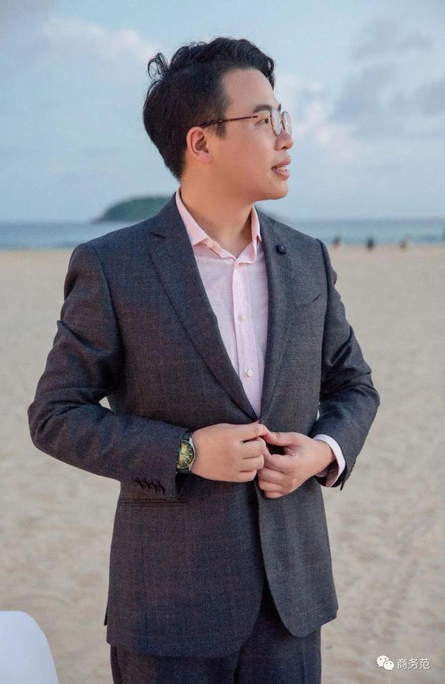 結婚四周年，我們帶女兒穿越回婚禮那一天…