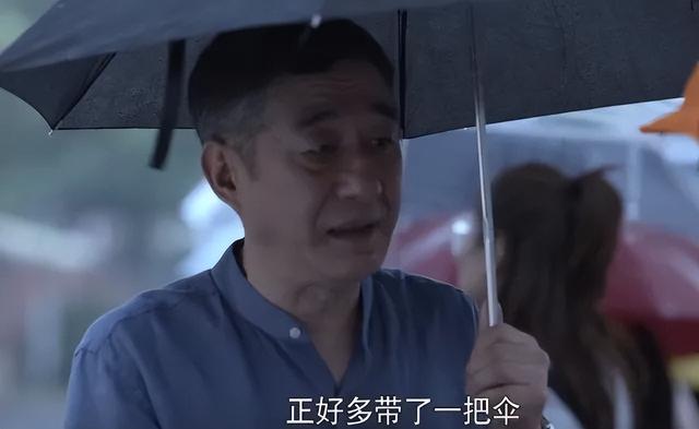 《心居》中的顾家父亲，是这部剧的亮点和润滑剂，让人可敬又心疼