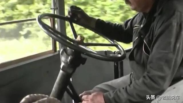 英国蒸汽动力的最后倔强 驾驶室里带个大锅炉的哨兵卡车