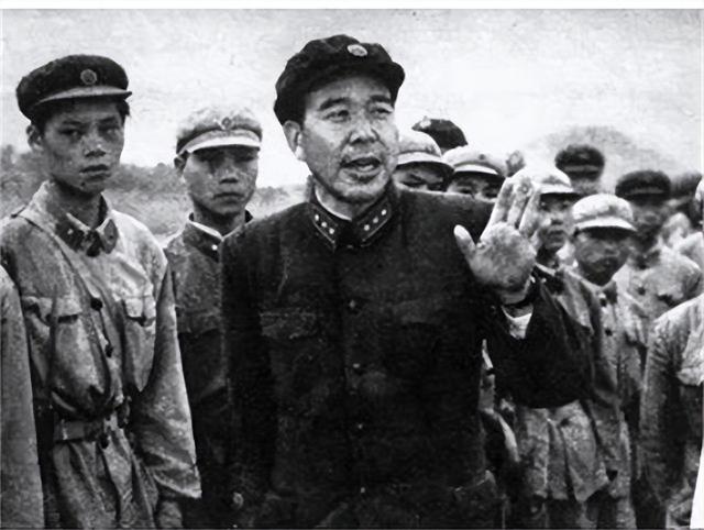 抗美援朝，中央决定调黄永胜司令入朝，林彪却说：我要换一个人上
