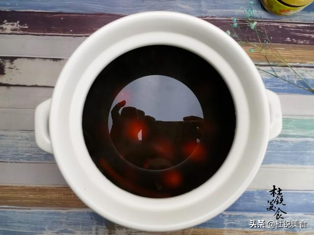 早餐孩子不愿吃饭，卤酱牛肉捎带几个鸡蛋，孩子连吃3个还要吃