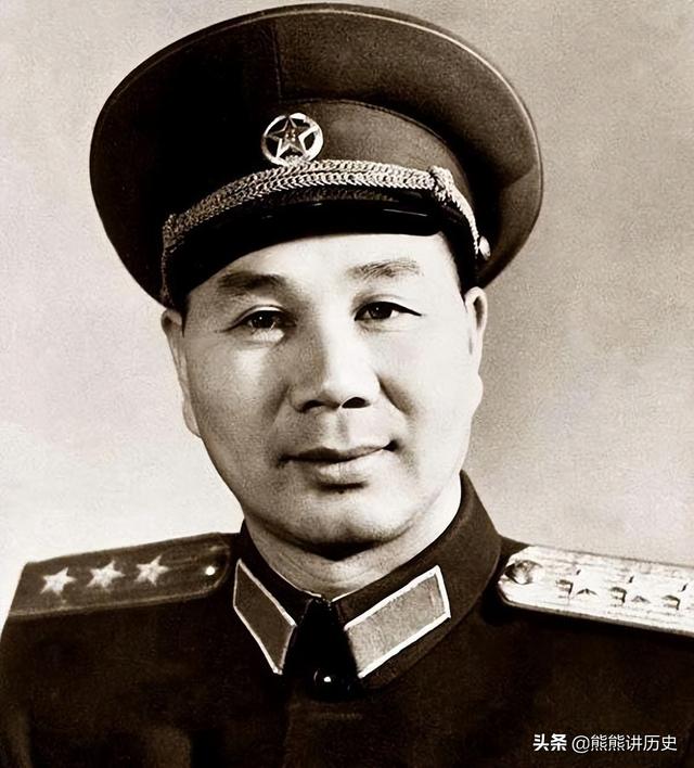 从福建走出来的三位杰出战将，任职海军司令，空军司令，总参谋长