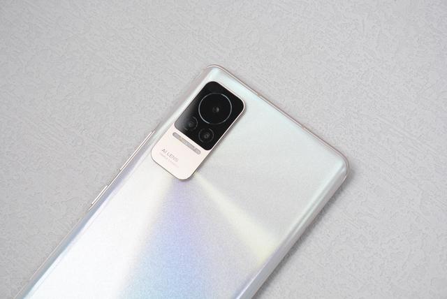 雷军爆发了，166g+屏下指纹+8GB仅2299元，买到就是赚