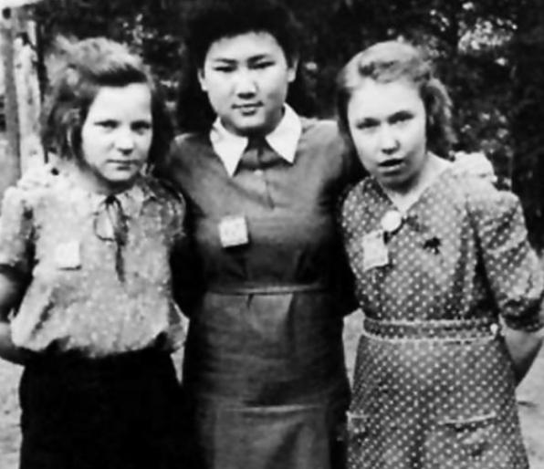 1946年毛岸英回国后，问父亲认不认识赤英，毛主席表情顿时凝重