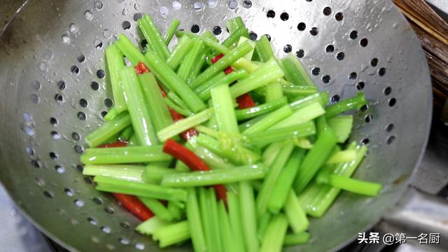 年龄大了要管住嘴，为了身体健康，多吃4样，少食3样，别不当回事