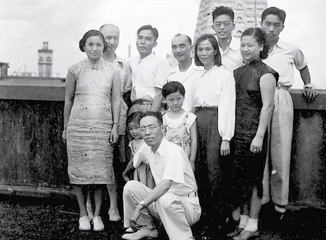 84年贺子珍病逝，后事安排成难题，邓小平一锤定音，做出两条批示