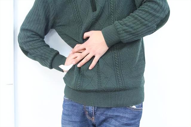 喝水后多久排尿说明肾脏很健康？医生：结合尿量判断更可靠