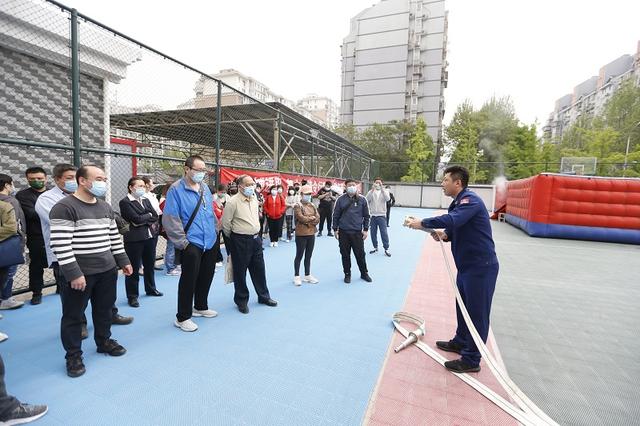 蓝朋友开展消防知识培训及逃生演练活动