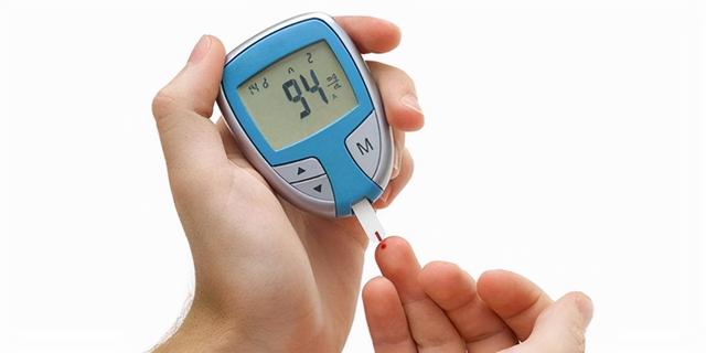 老人血糖8.2算超标吗？15年“糖龄”老人的控糖经验，值得借鉴