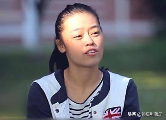 河南无腿女孩王娟：6岁失去双腿，靠单手走进大学，如今怎么样了