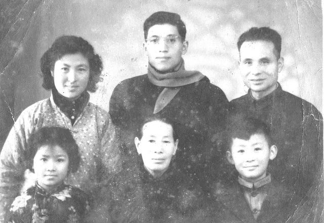 1959年邱行湘特赦后，进入鞋厂工作，对独子唯一要求：活着就行
